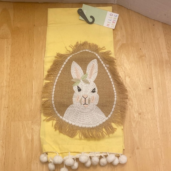 Pier 1 Easter tea towel or kitchen towel with bunny Towel is cotton NWT See pics - Picture 1 of 5
